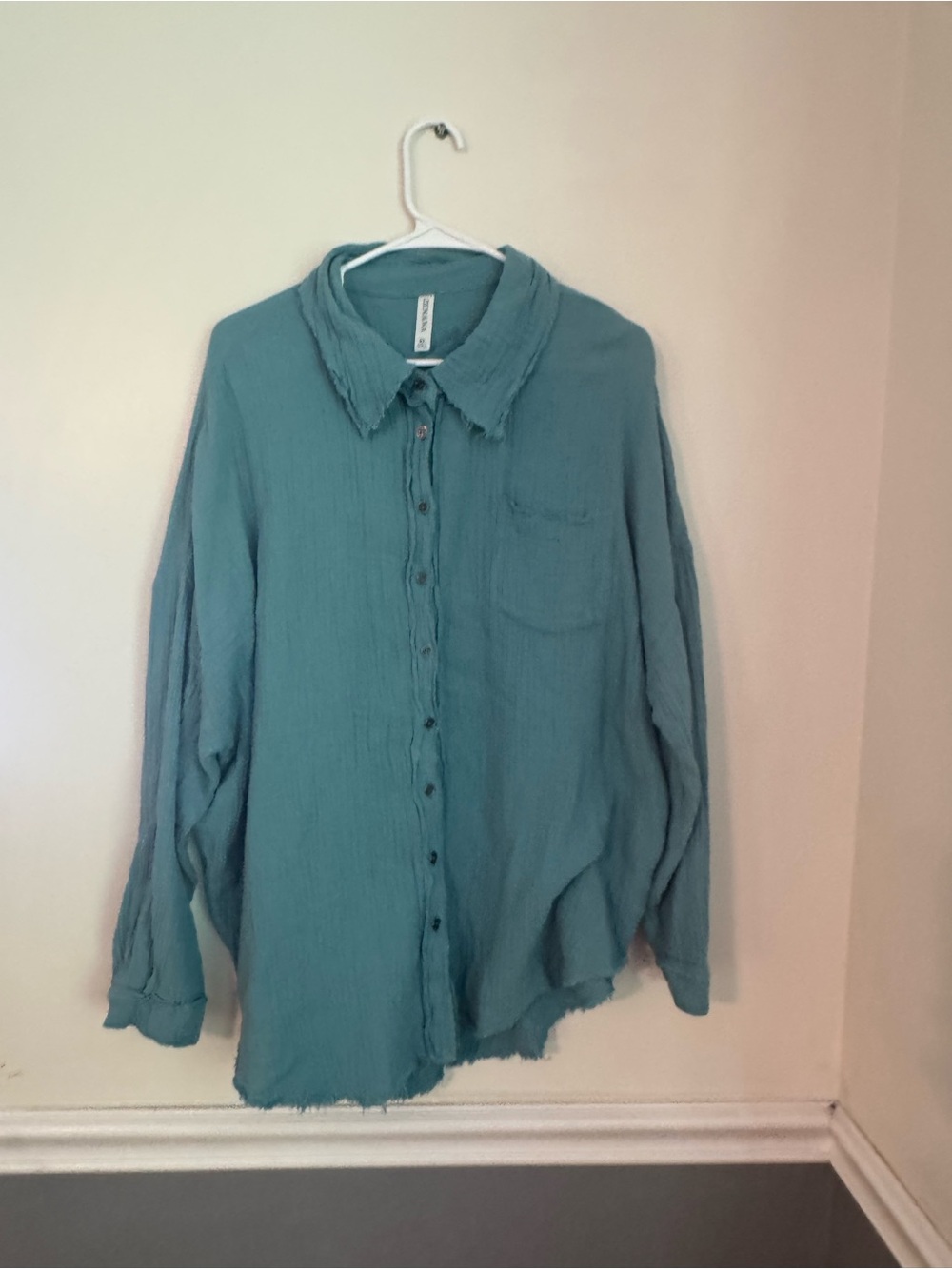 Zenana Outfitters Seafoam Green Casual Button-Down Shirt with Raw Edges Size XL